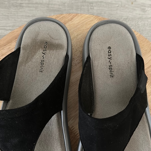 easy spirit Rift Slip-On Thong Sandal - Picture 2 of 8